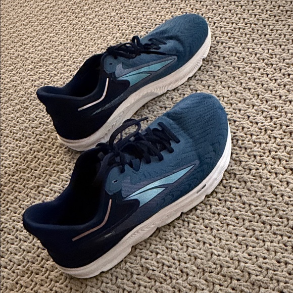 Altra Navy and Teal Athletic Shoes - Picture 2 of 4
